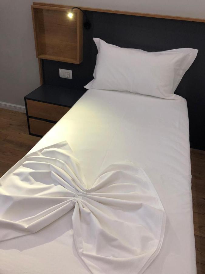 Andys Rooms Hotel Tirana Zewnętrze zdjęcie