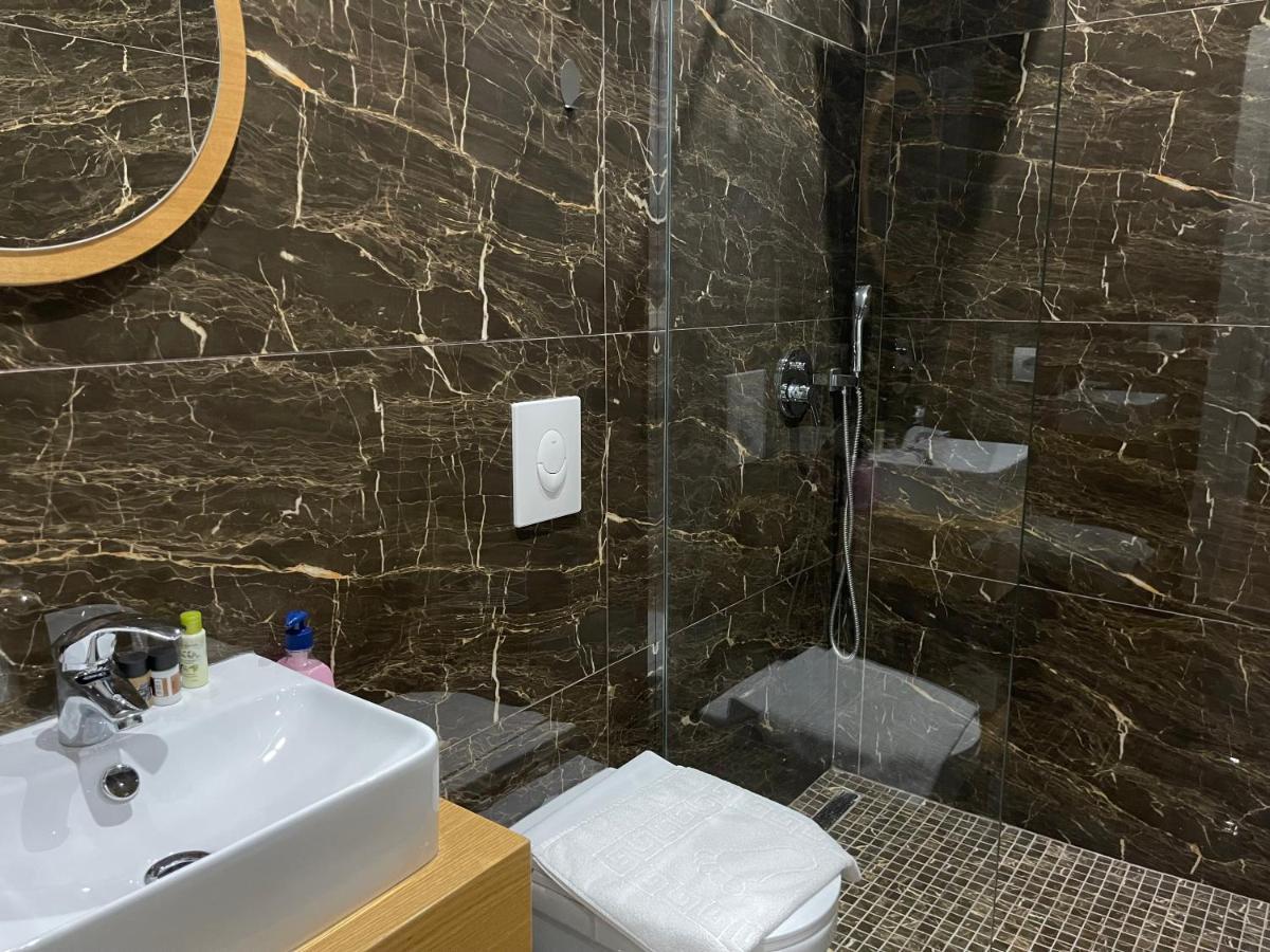 Andys Rooms Hotel Tirana Zewnętrze zdjęcie